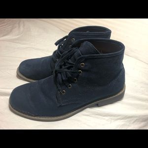 Old Navy Blue faux? suede boots size 9 Mens